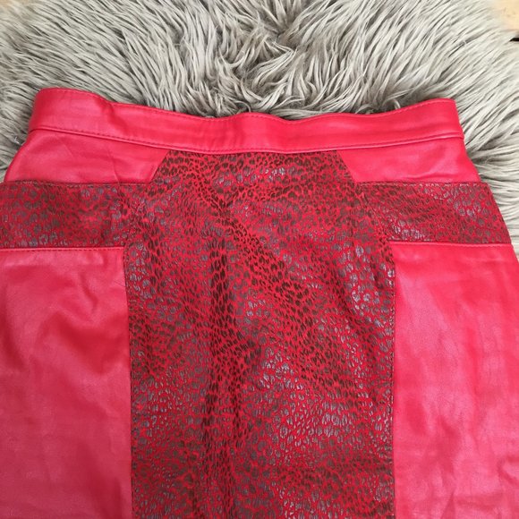 Rumors n' Gossyp 1980s vintage red leather pencil skirt w/pockets - size… - Picture 3 of 11